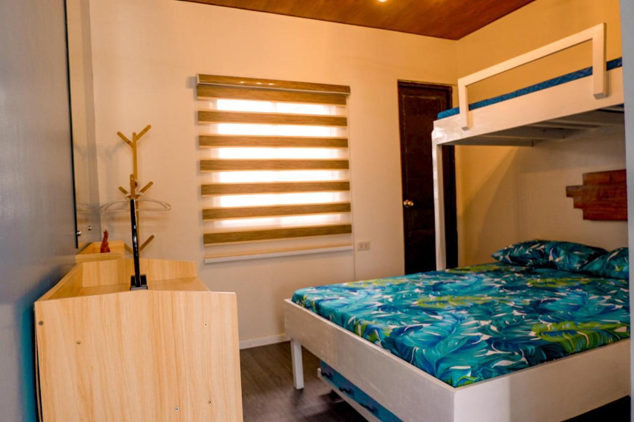 Puffer Isle Resort Dingalan Esterno foto