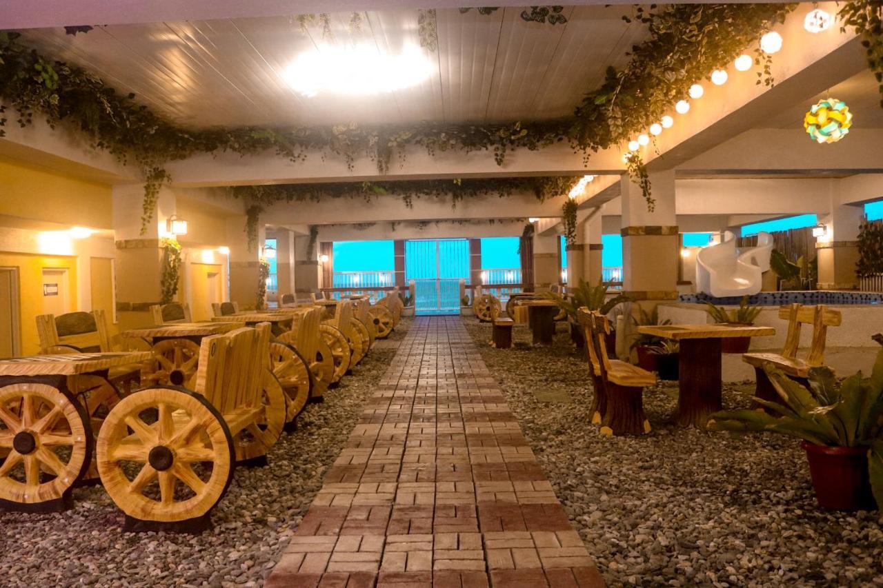 Puffer Isle Resort Dingalan Esterno foto